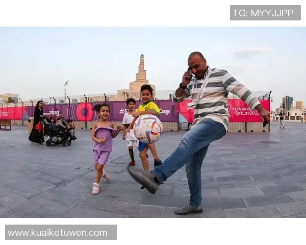 足球星小场带动街头足球热潮 打破传统场地限制引领新潮流