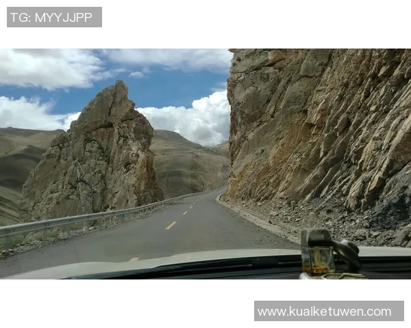 罗马足球传奇球星的崛起与荣耀之路:从默默无闻到世界之巅